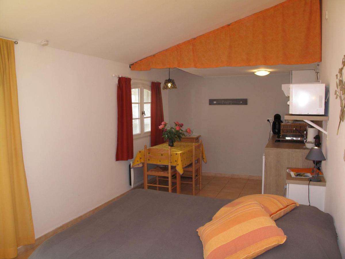 Residence Miro, Gites Avec Piscine Chauffee Et Tennis Les Arcs-sur-Argens Ngoại thất bức ảnh