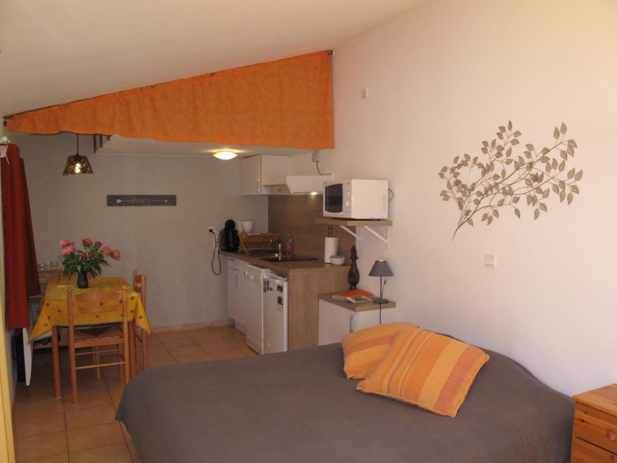 Residence Miro, Gites Avec Piscine Chauffee Et Tennis Les Arcs-sur-Argens Ngoại thất bức ảnh